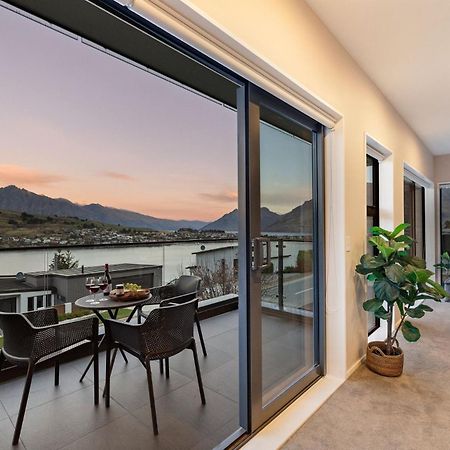 Villa St Matthews Views Cecil à Queenstown Extérieur photo