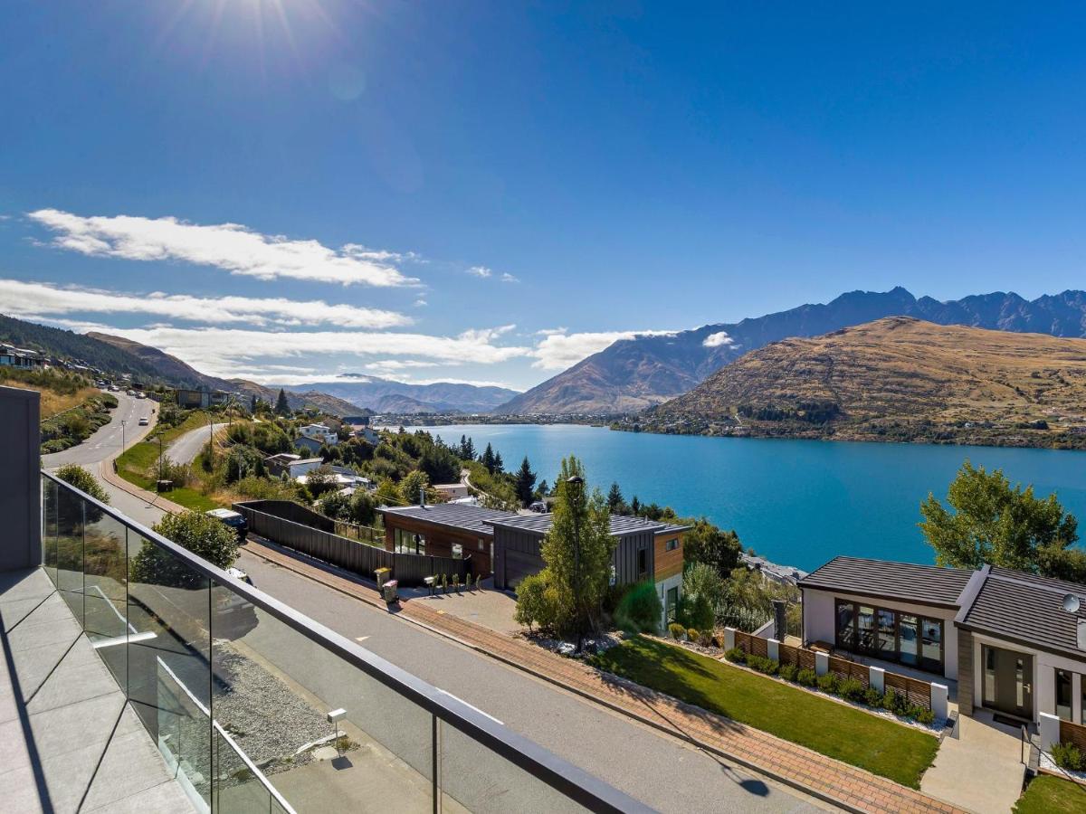 Villa St Matthews Views Cecil à Queenstown Extérieur photo