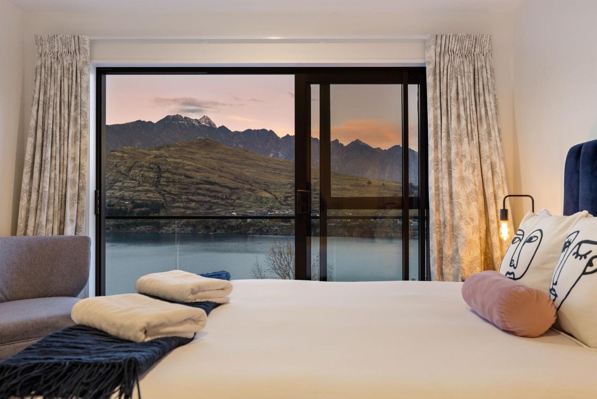Villa St Matthews Views Cecil à Queenstown Extérieur photo