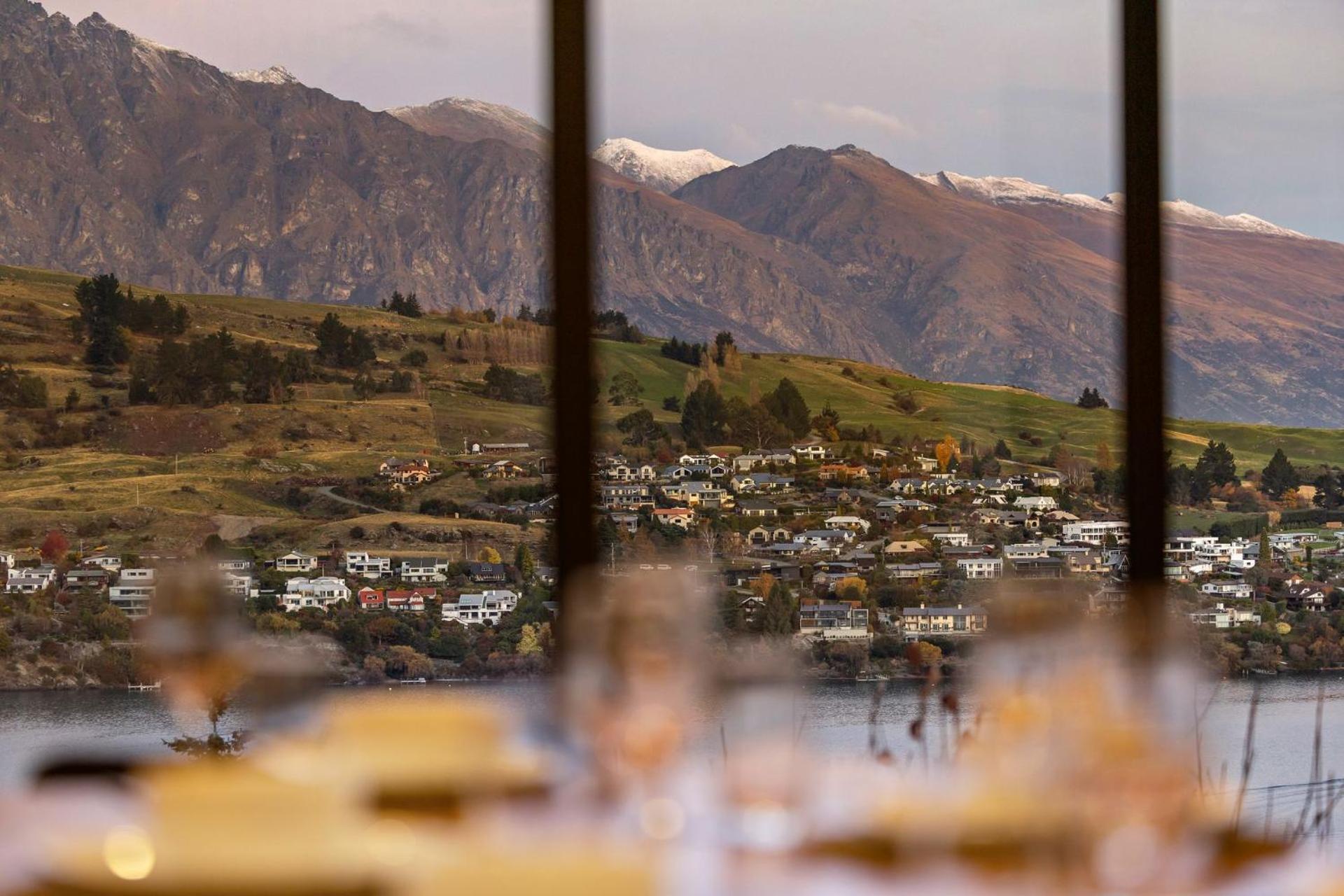 Villa St Matthews Views Cecil à Queenstown Extérieur photo