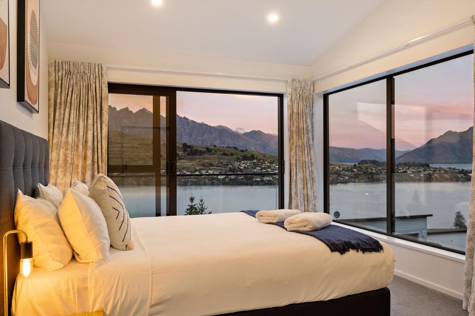 Villa St Matthews Views Cecil à Queenstown Extérieur photo