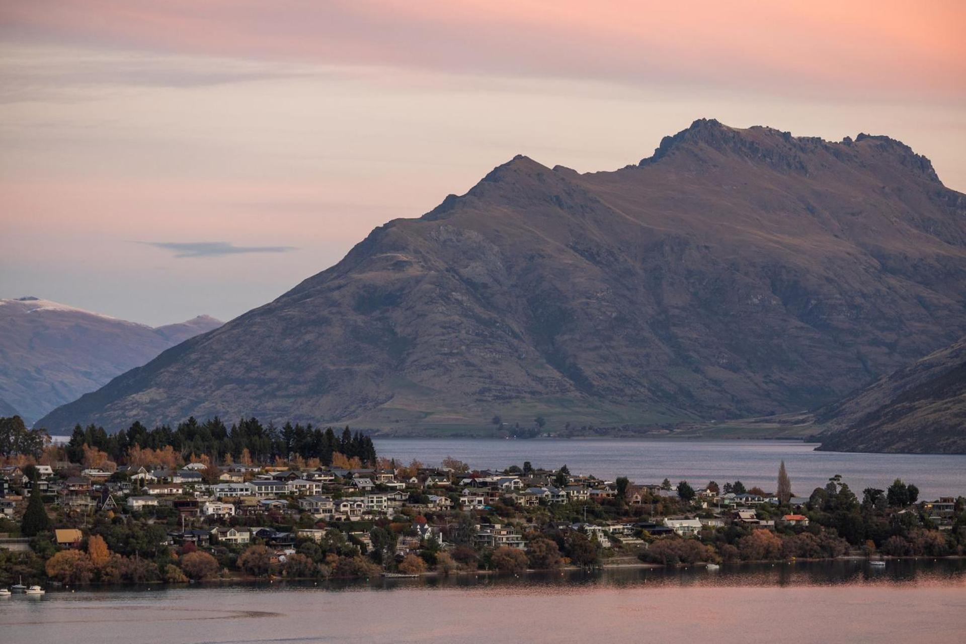 Villa St Matthews Views Cecil à Queenstown Extérieur photo